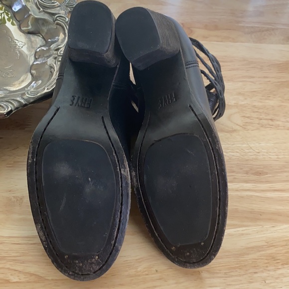 FRYE Strappy Chunky Heel Leather Booties with PickStitch accents Naomi Style - Picture 9 of 14